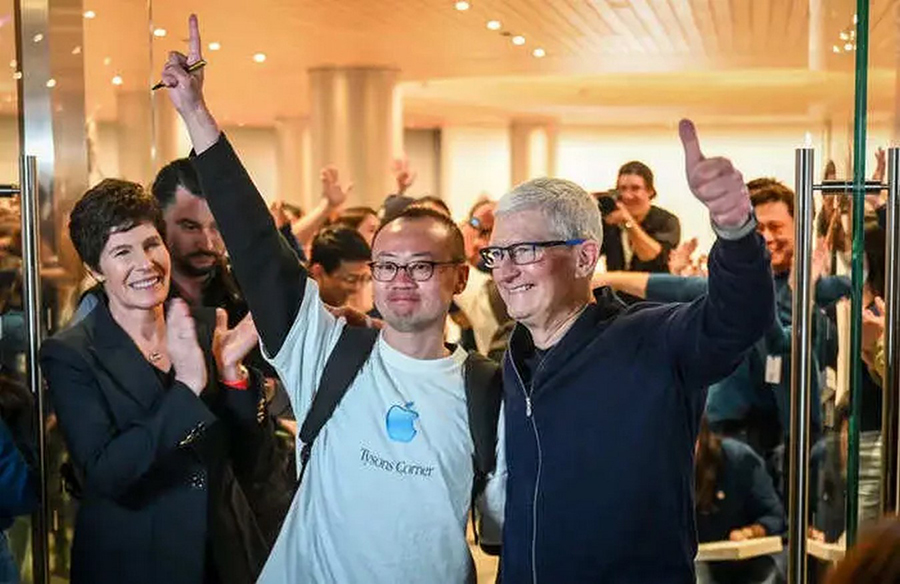 Tim Cook’s Strategic Presence in China