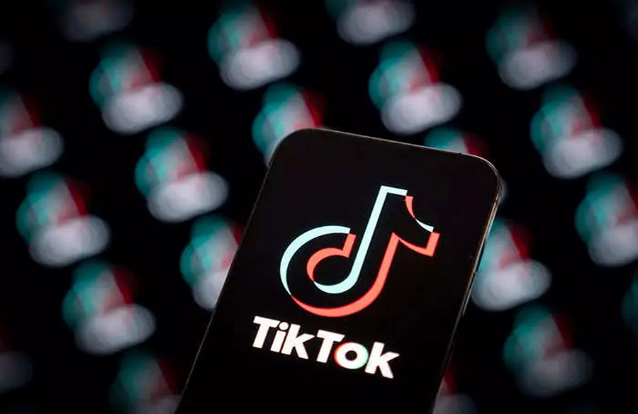 The Race to Buy TikTok: Potential Buyers Line Up